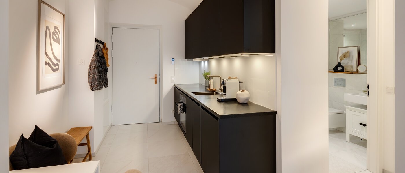 Ravna stran München Au 01 Koridor/hodnik 14250