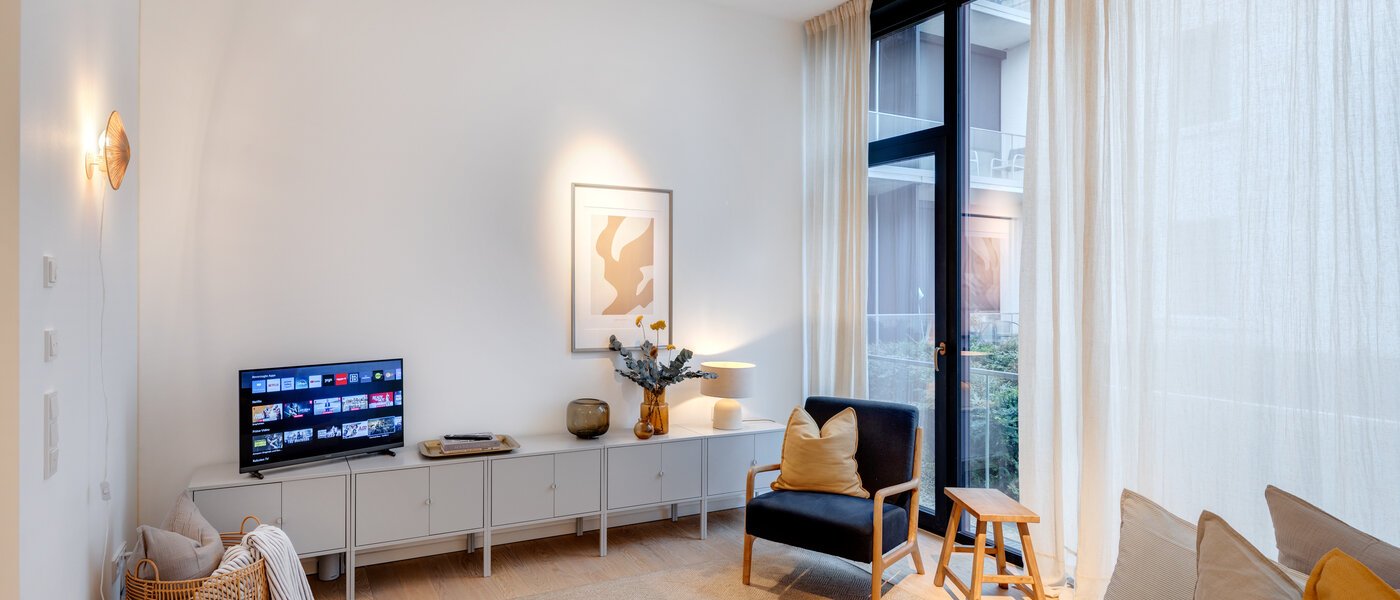 Ravna stran München Au 02 Dnevni prostor 14250