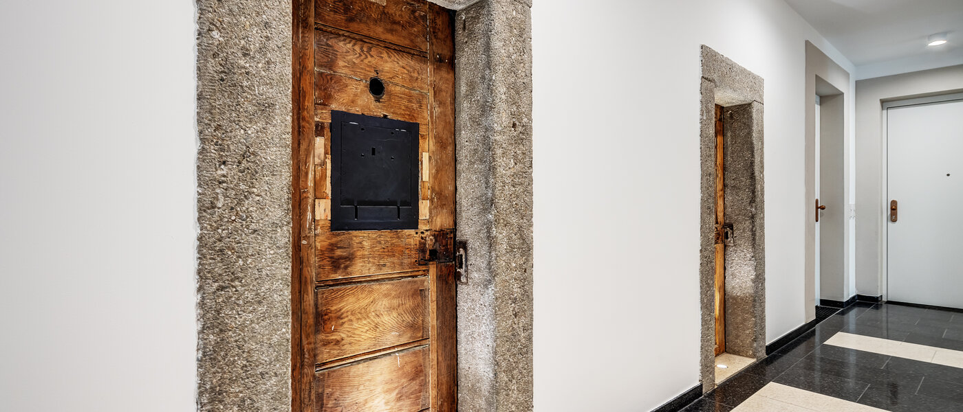 Ravna stran München Au 01 Stopnišče 14250