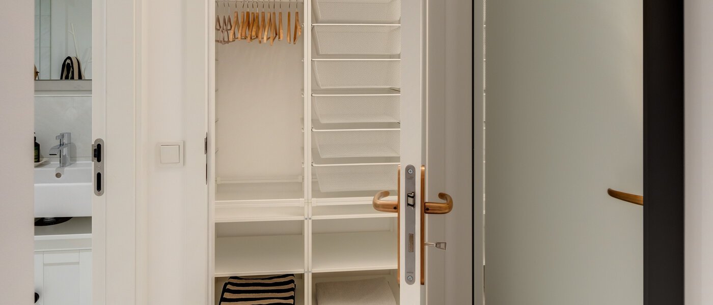 Ravna stran München Au 02 Skladišče 14250