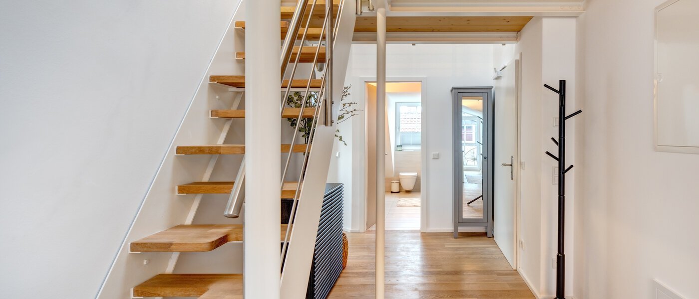 Таванско помещение München Fasangarten 01 Коридор/ коридор 14268