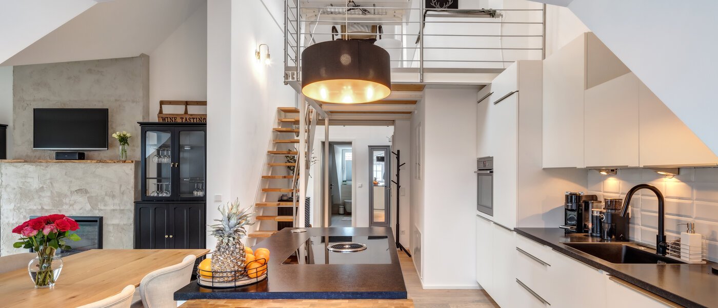 Таванско помещение München Fasangarten 01 Дневна зона 14268