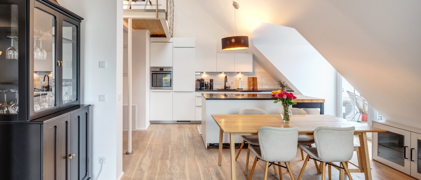 Таванско помещение München Fasangarten 02 Дневна зона 14268