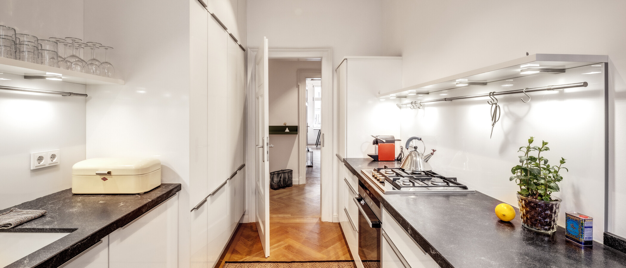 Flat München Neuhausen 04 Kjøkken 14340