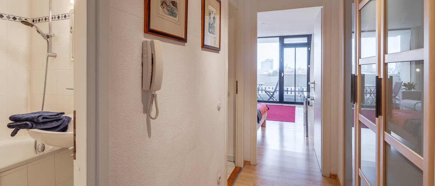 Плосък München Schwabing-Georgenschwaige 01 Коридор/ коридор 1439