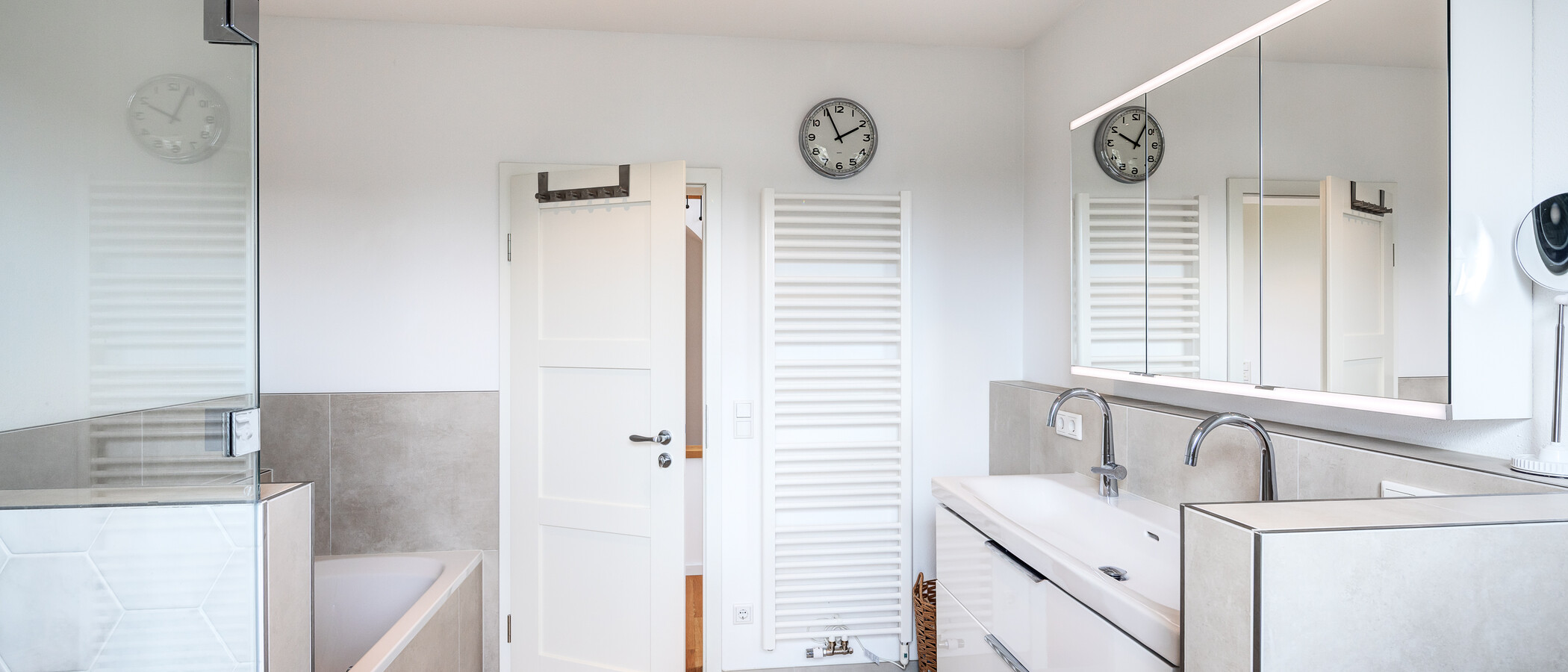Vrijstaand huis Schäftlarn 03 1e badkamer 14427