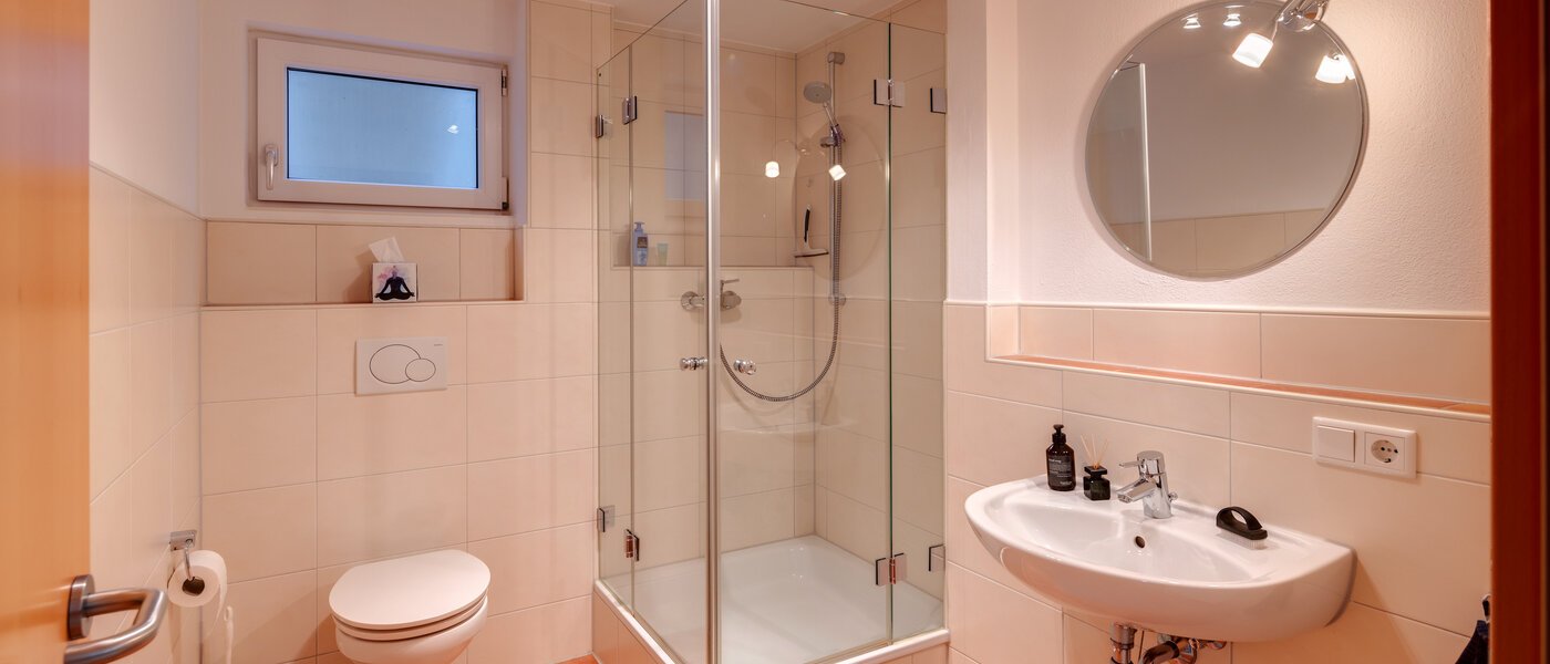 Narożny dom szeregowy München Heimstetten 01 2. łazienka 14431