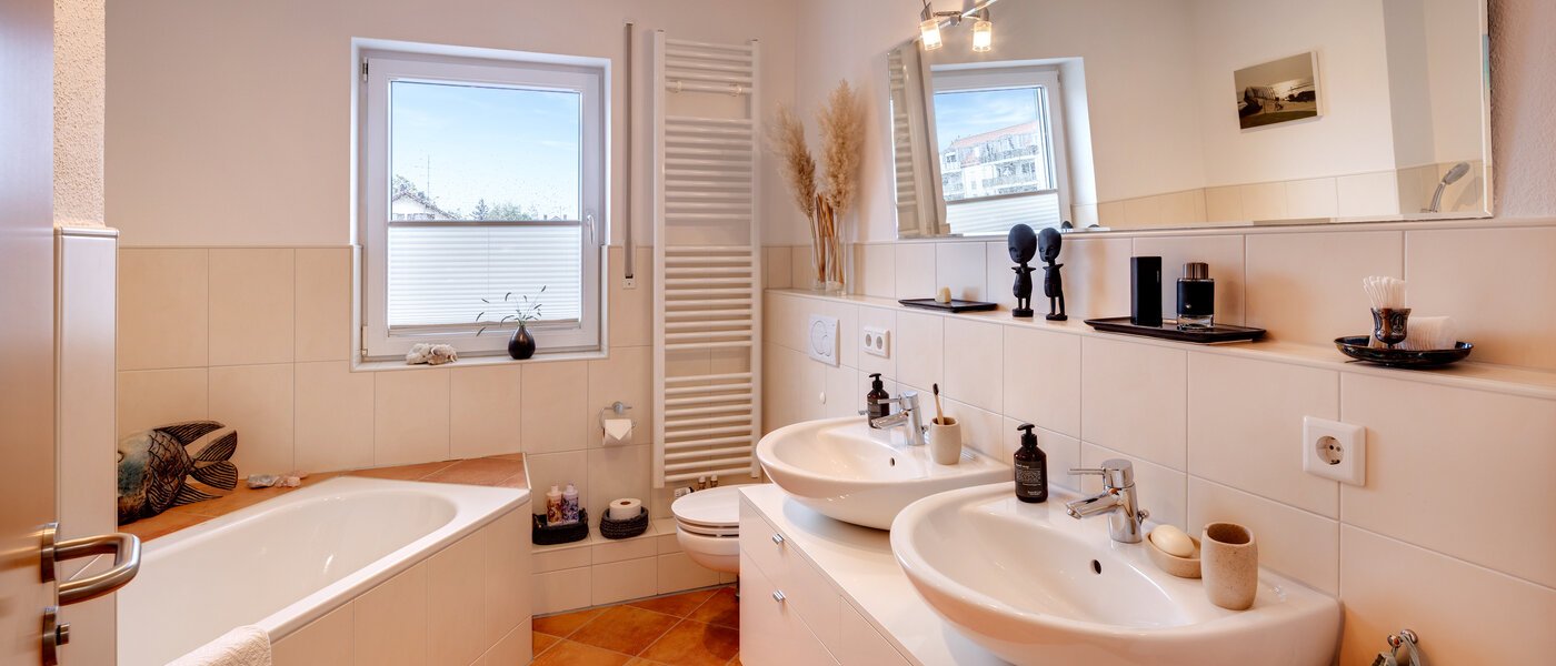 Narożny dom szeregowy München Heimstetten 02 1. łazienka 14431