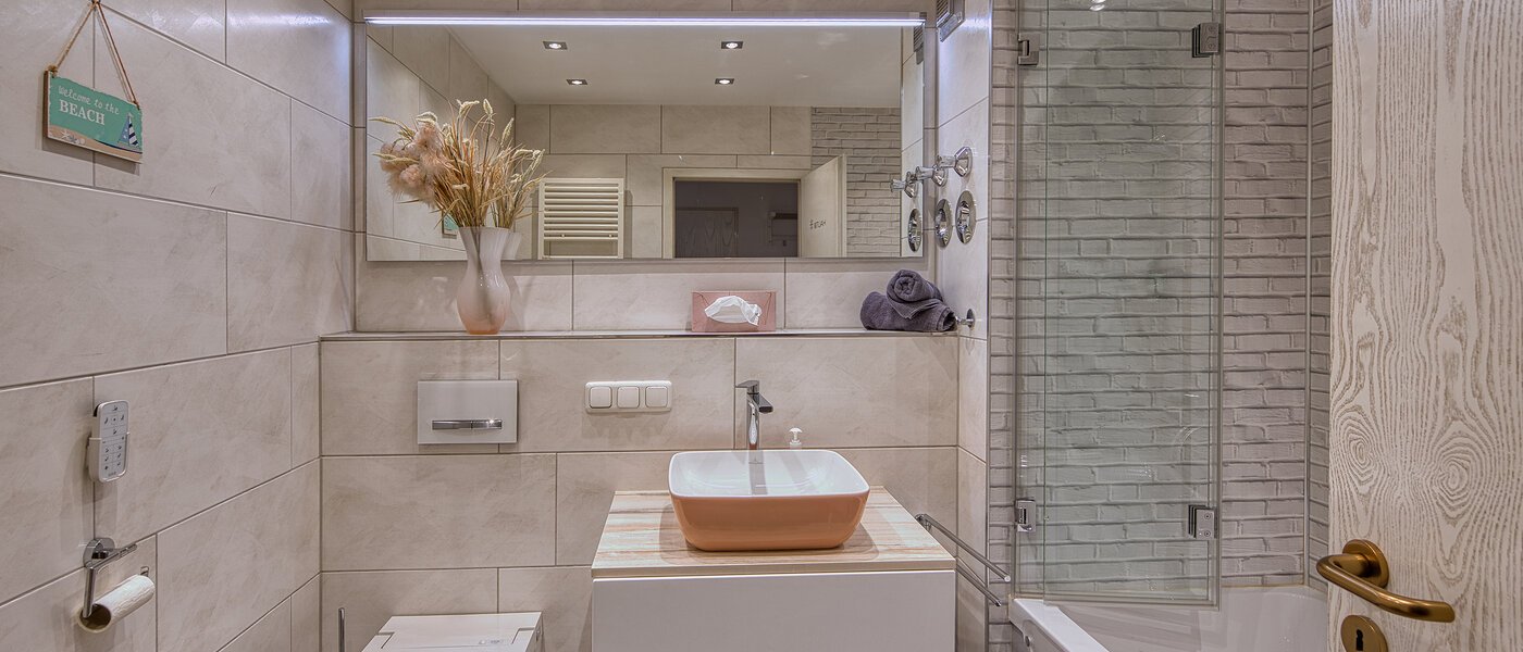 Ploché München Obermenzing 01 Koupelna 14444