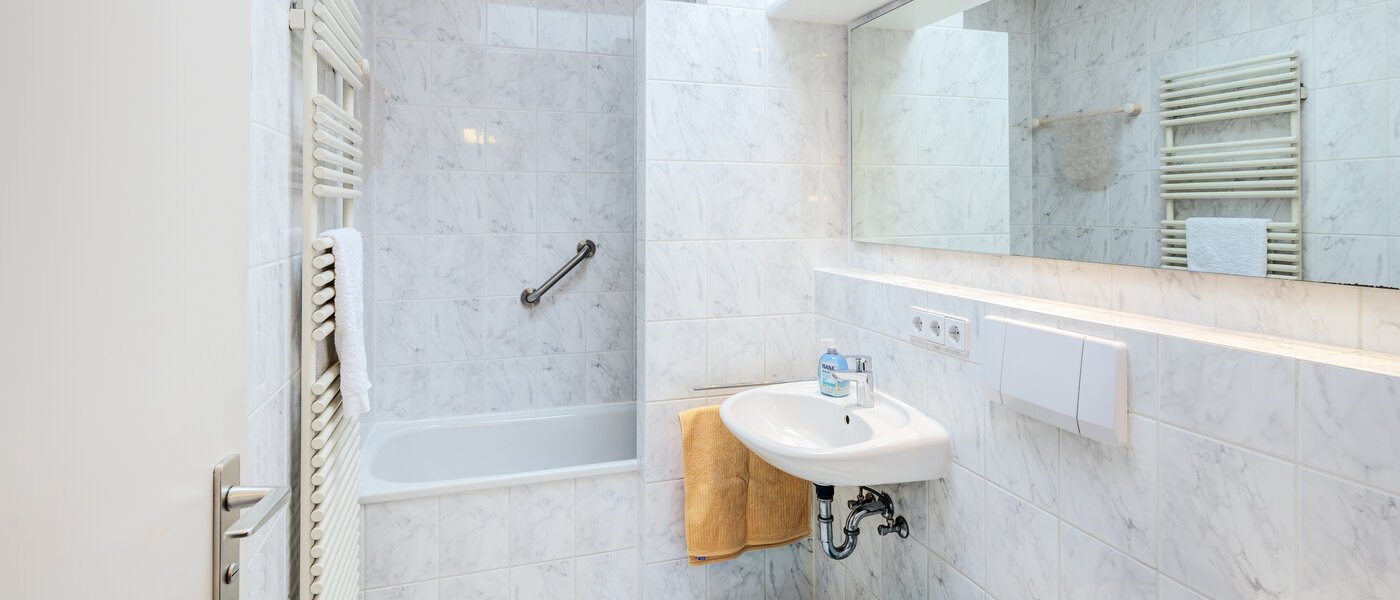 Huis München Ramersdorf 01 1e badkamer 14455