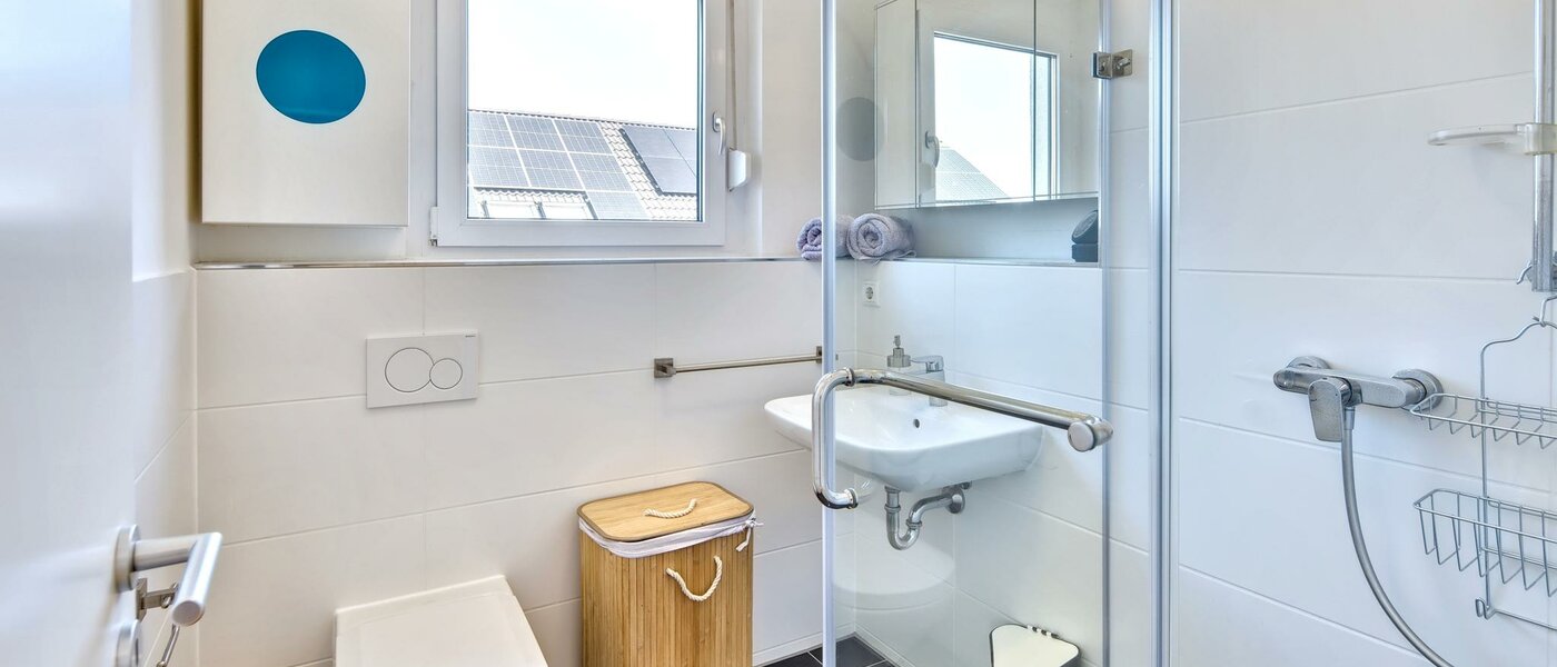 Rohový řadový dům Karlsfeld 01 2. koupelna 14478