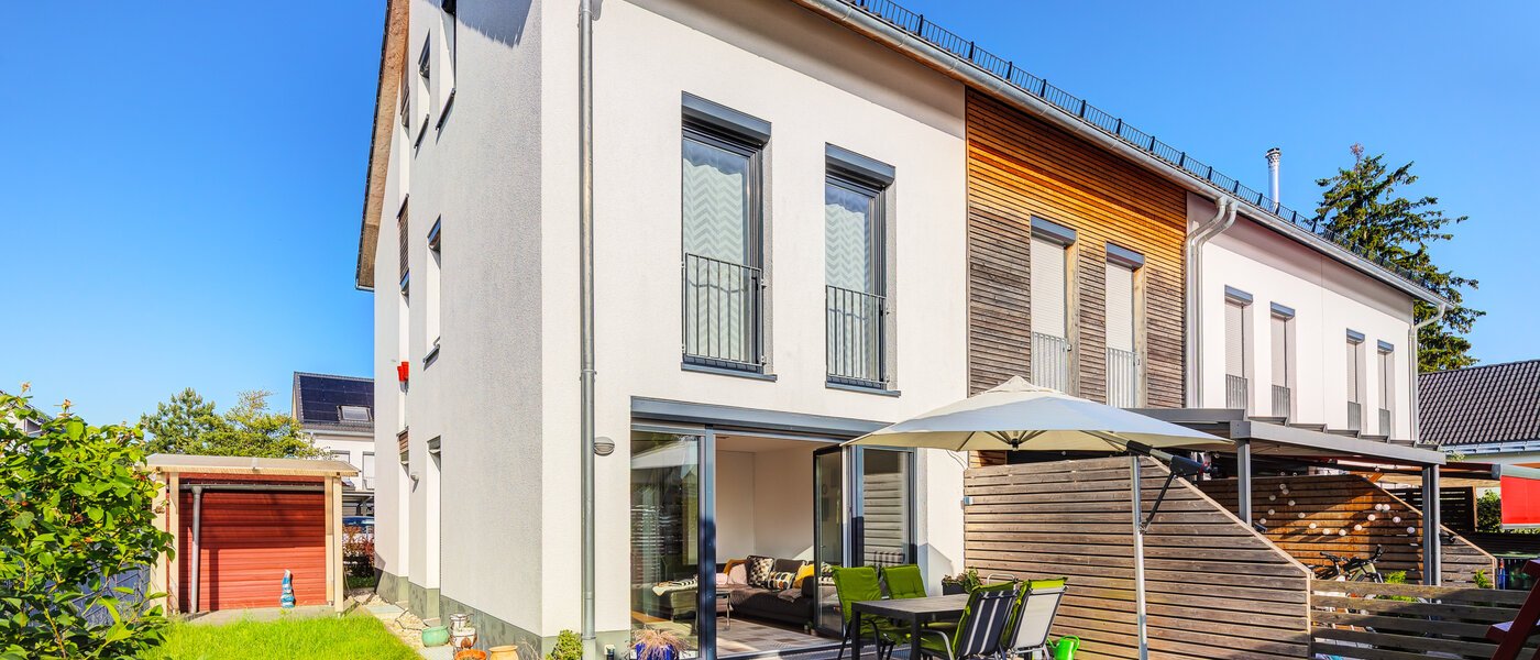 Rohový řadový dům Karlsfeld 01 Zahrada 14478