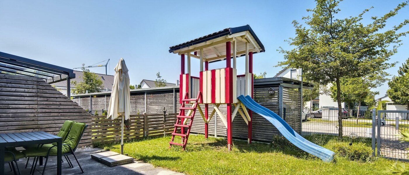 Rohový řadový dům Karlsfeld 02 Zahrada 14478