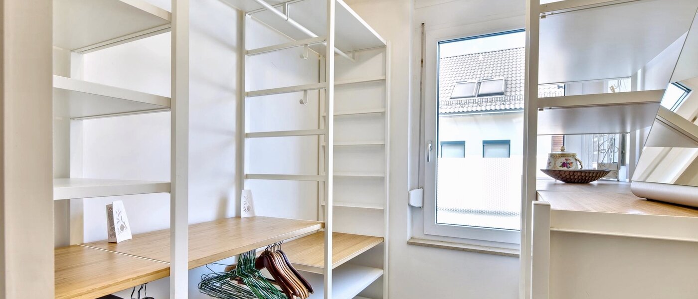 Rohový řadový dům Karlsfeld 01 Šatna 14478