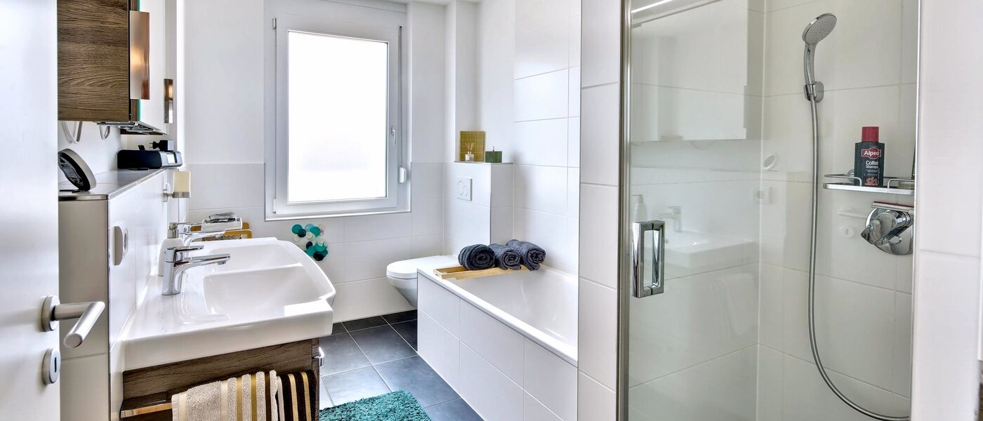 Rohový řadový dům Karlsfeld 01 1. koupelna 14478