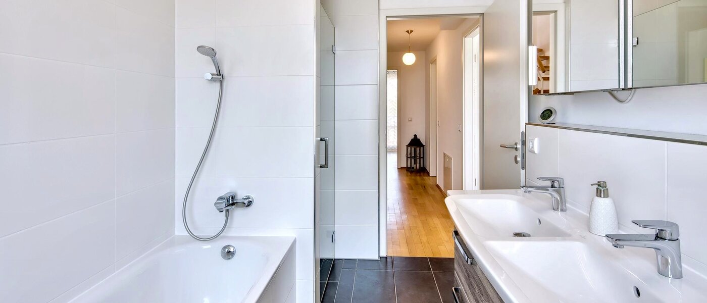 Rohový řadový dům Karlsfeld 02 1. koupelna 14478