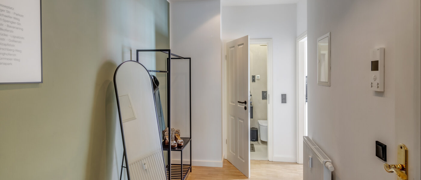 Ploché München Schwanthalerhöhe 02 Chodba/chodba 14516