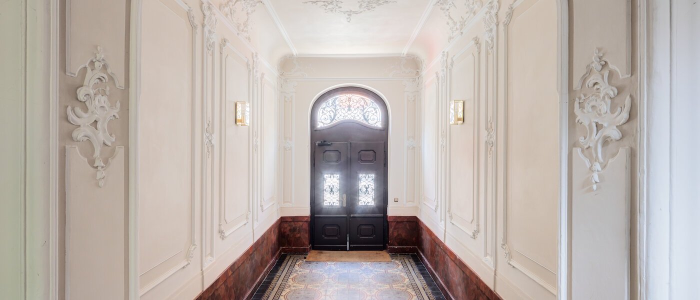 Lapos München Neuhausen 01 Entree 14528