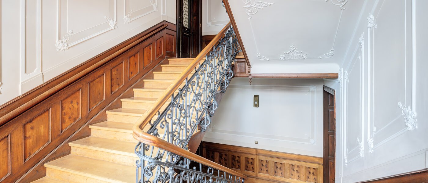 Lapos München Neuhausen 01 Lépcsőház 14528