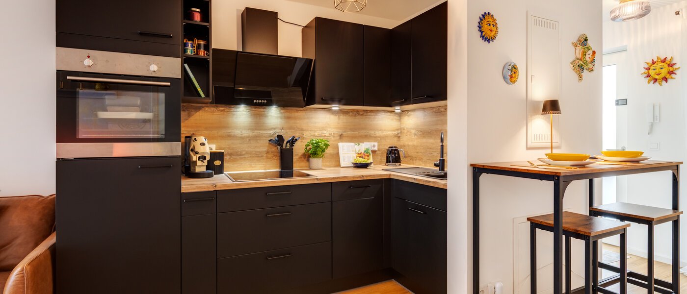 Ravna stran Unterföhring 01 Kuhinja 14540