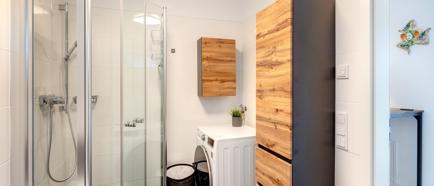 Ravna stran Unterföhring 02 Kopalnica 14540