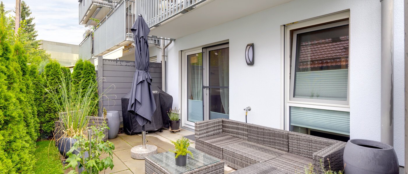 Ravna stran Unterföhring 01 Terasa 14540