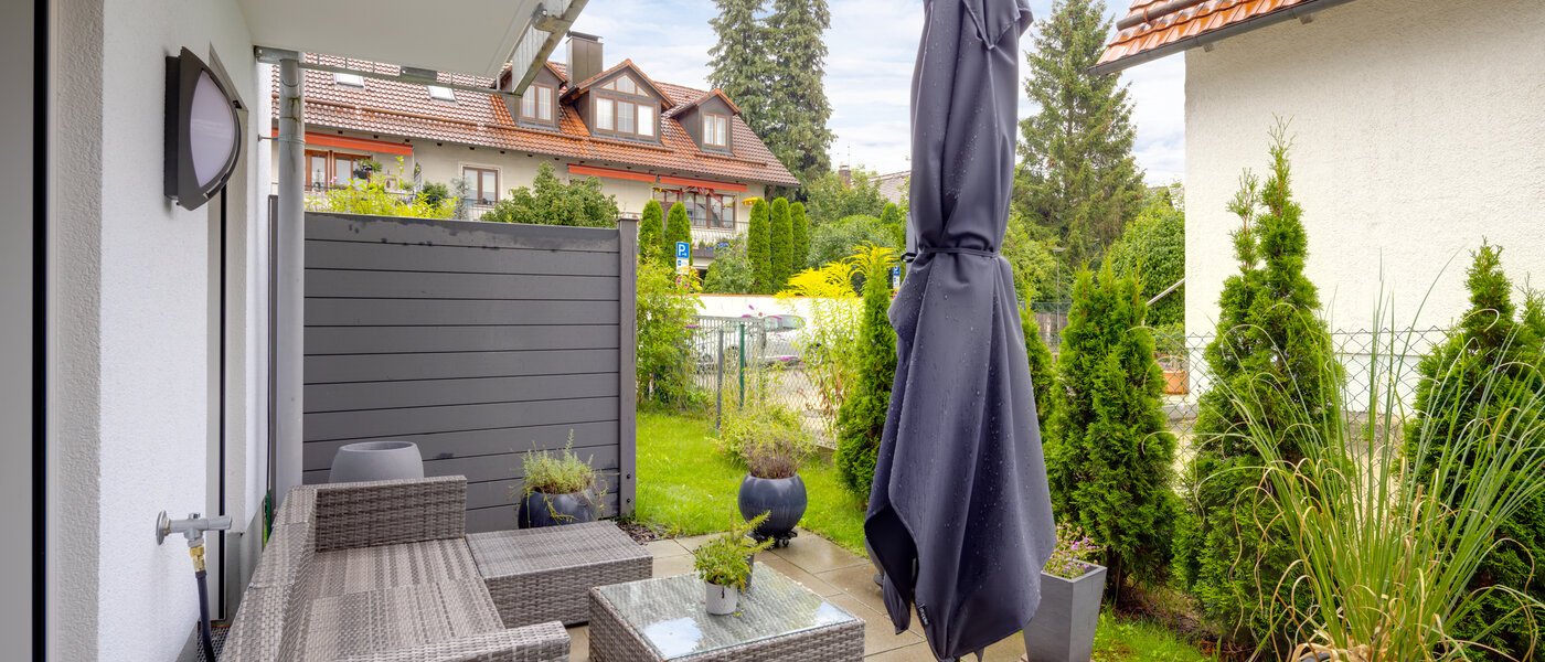 Ravna stran Unterföhring 02 Terasa 14540