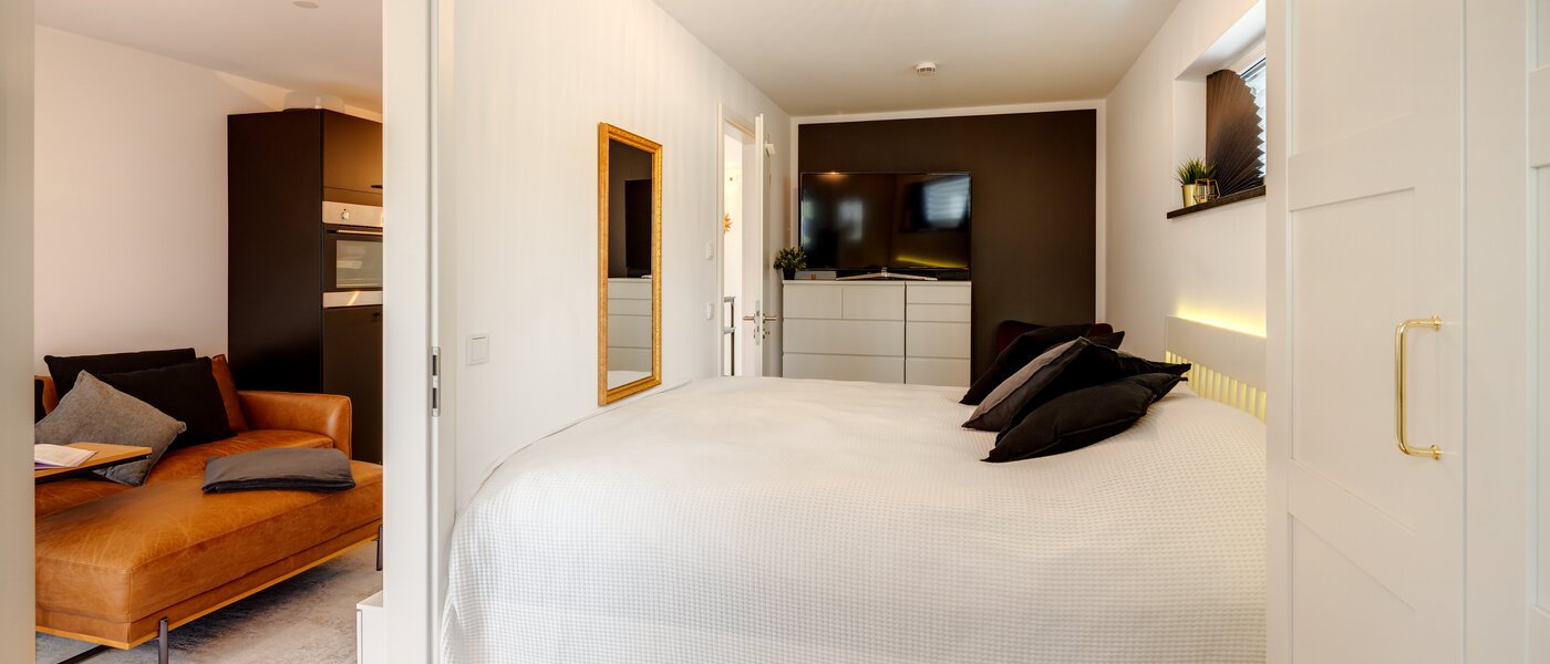 Ravna stran Unterföhring 02 Spalnica 14540