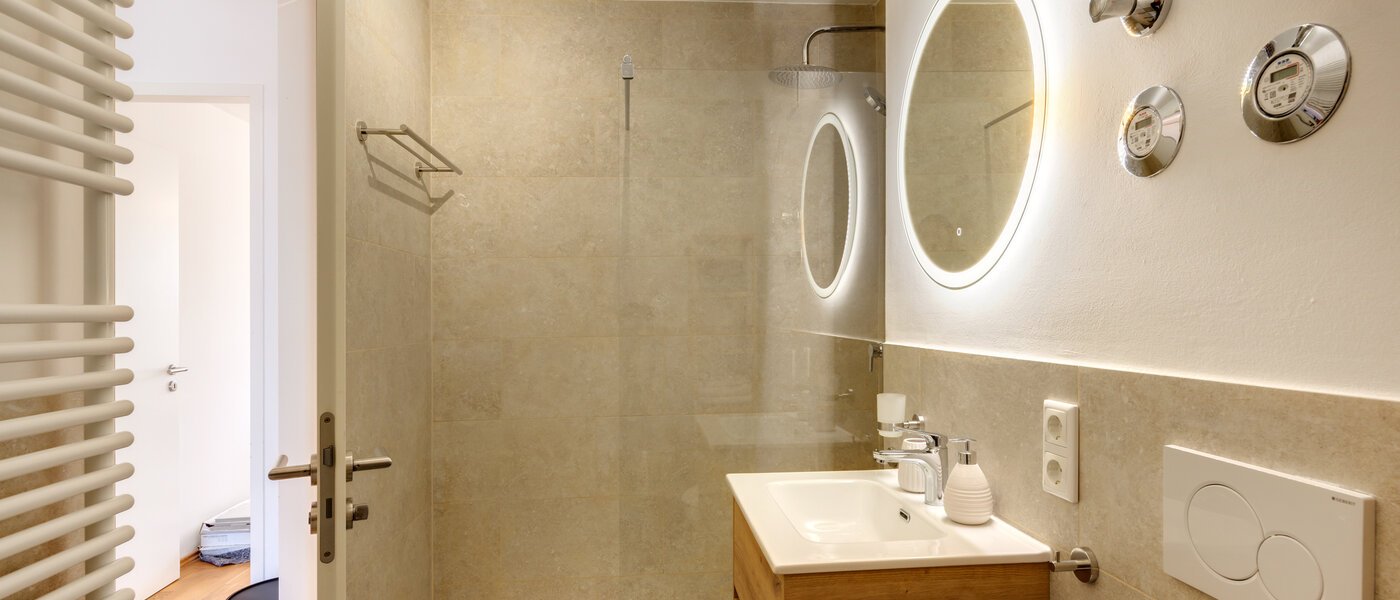 Ravna stran München Obersendling 01 Kopalnica 14549