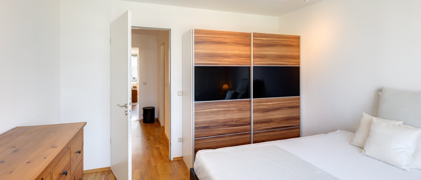 Ravna stran München Obersendling 02 Spalnica 14549