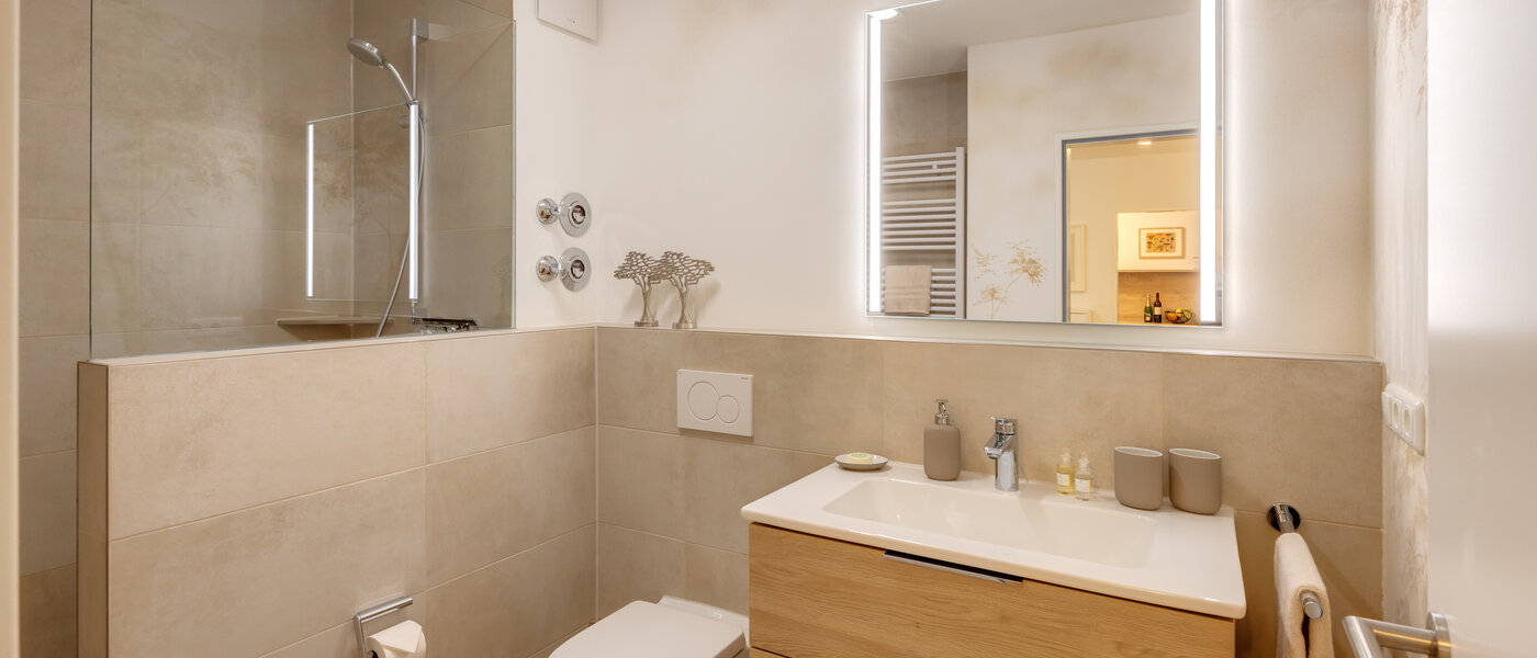 Ploché Freising 02 Koupelna 14550