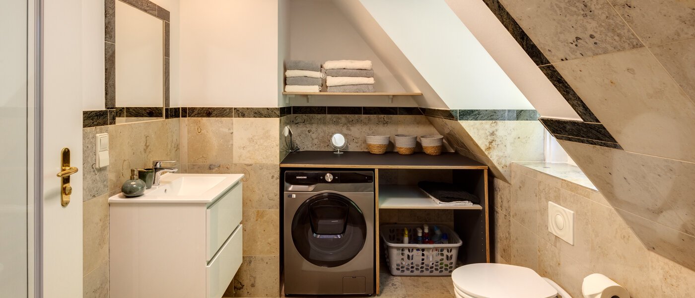 Mezonetno stanovanje z galerijo München Ramersdorf 01 Kopalnica 14556