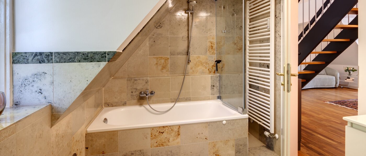 Mezonetno stanovanje z galerijo München Ramersdorf 02 Kopalnica 14556