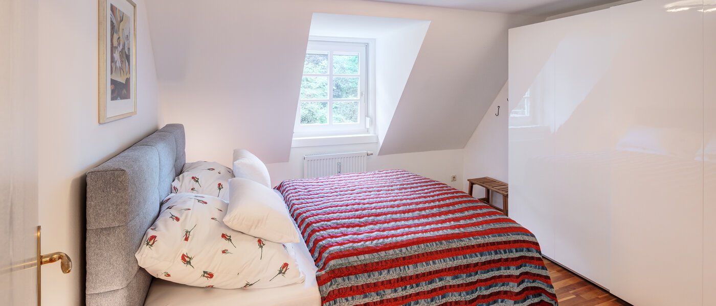 Mezonetno stanovanje z galerijo München Ramersdorf 01 Spalnica 14556