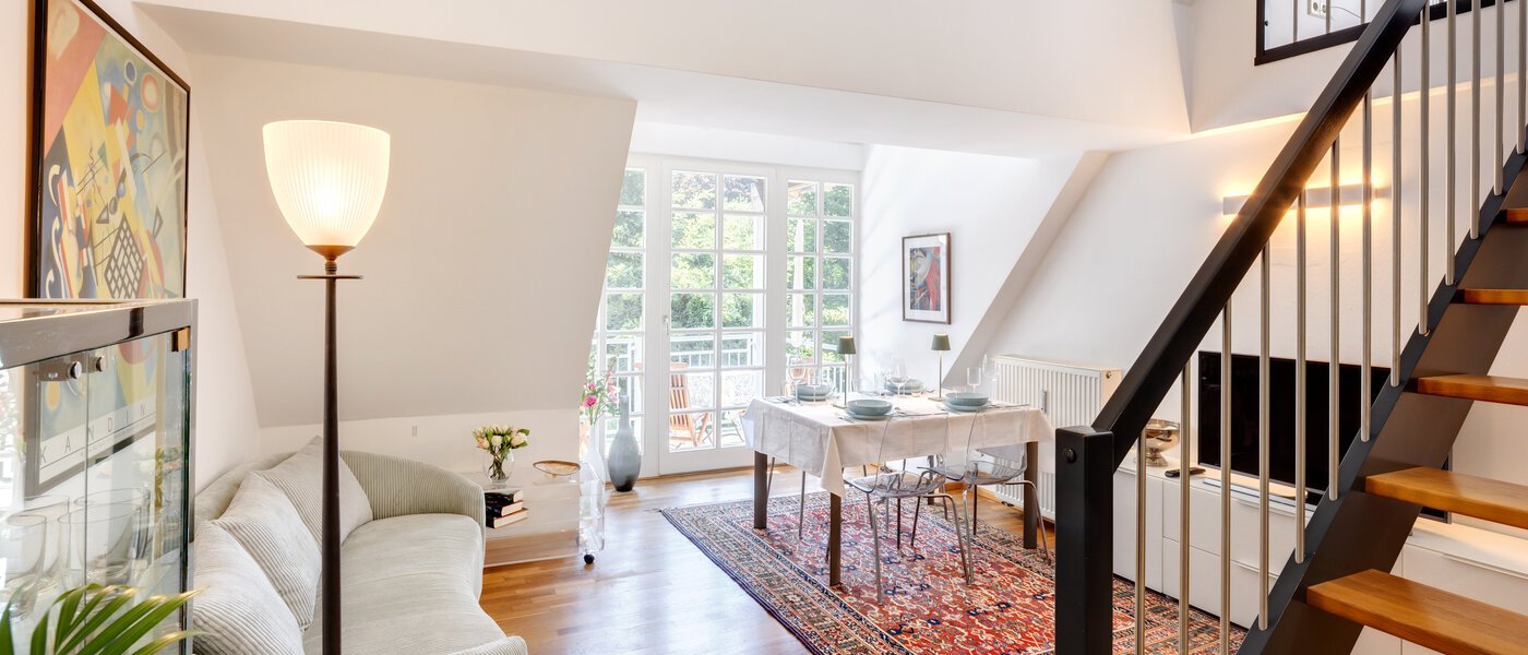 Mezonetno stanovanje z galerijo München Ramersdorf 01 Dnevni prostor 14556