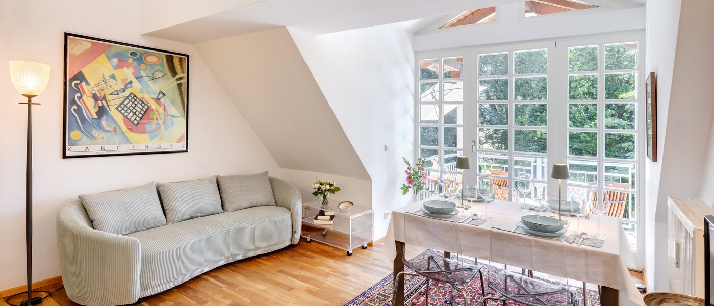 Mezonetno stanovanje z galerijo München Ramersdorf 02 Dnevni prostor 14556