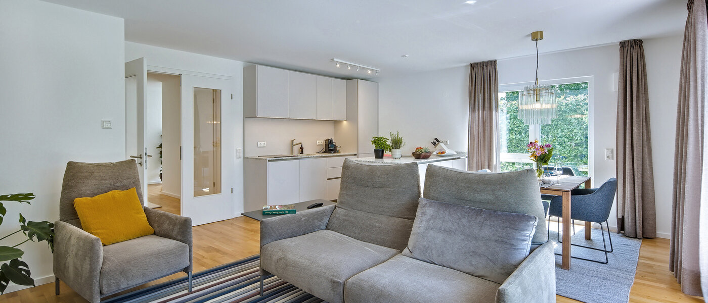 플랫 München Berg am Laim 01 거실 공간 14557