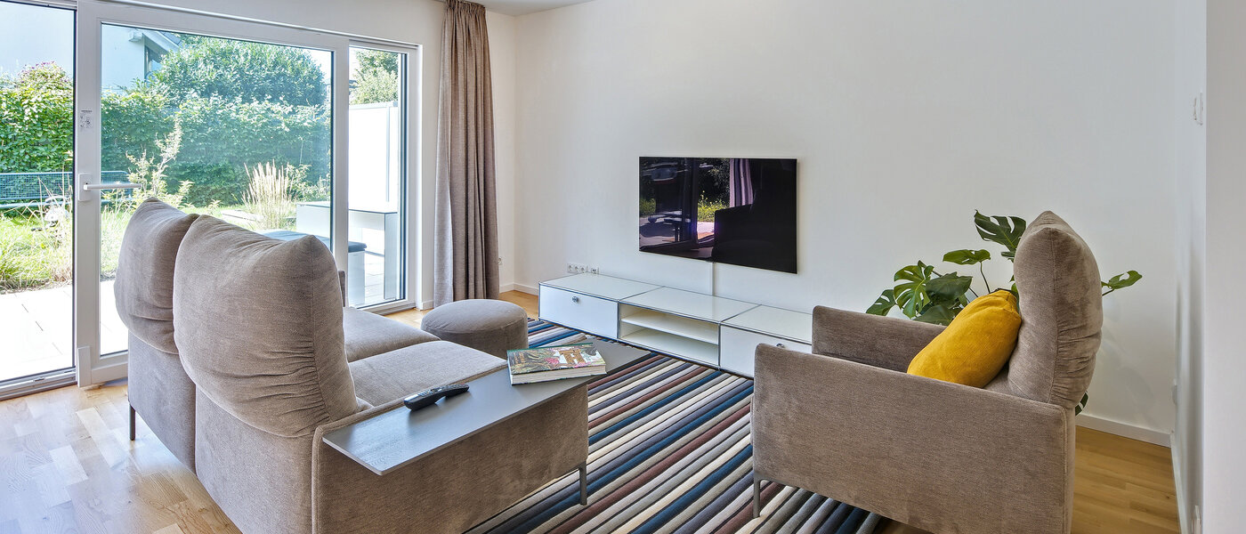 플랫 München Berg am Laim 04 거실 공간 14557