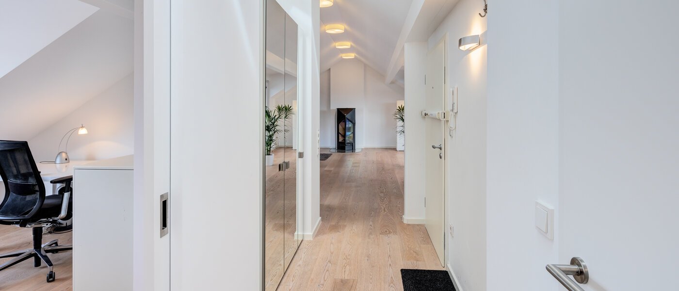 Mansardă plată München Maxvorstadt 03 Coridor / hol 14568