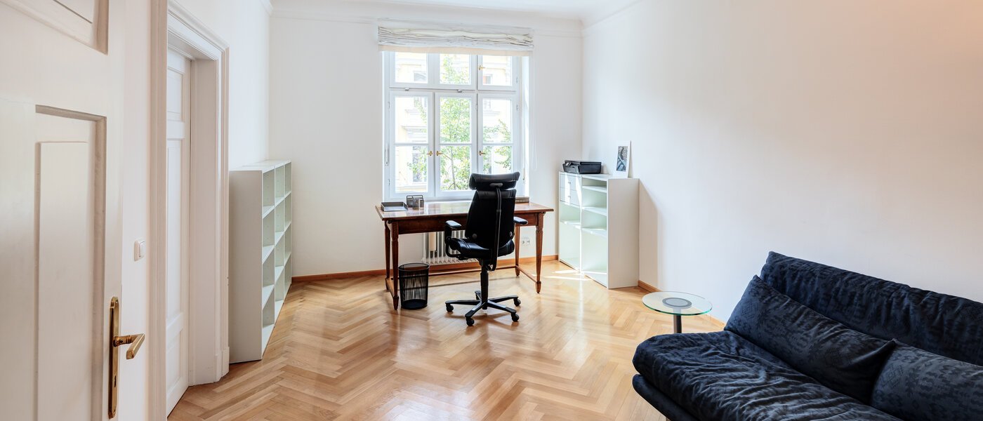 Flad München Lehel 01 Arbejdsværelse/gæsteværelse 14572