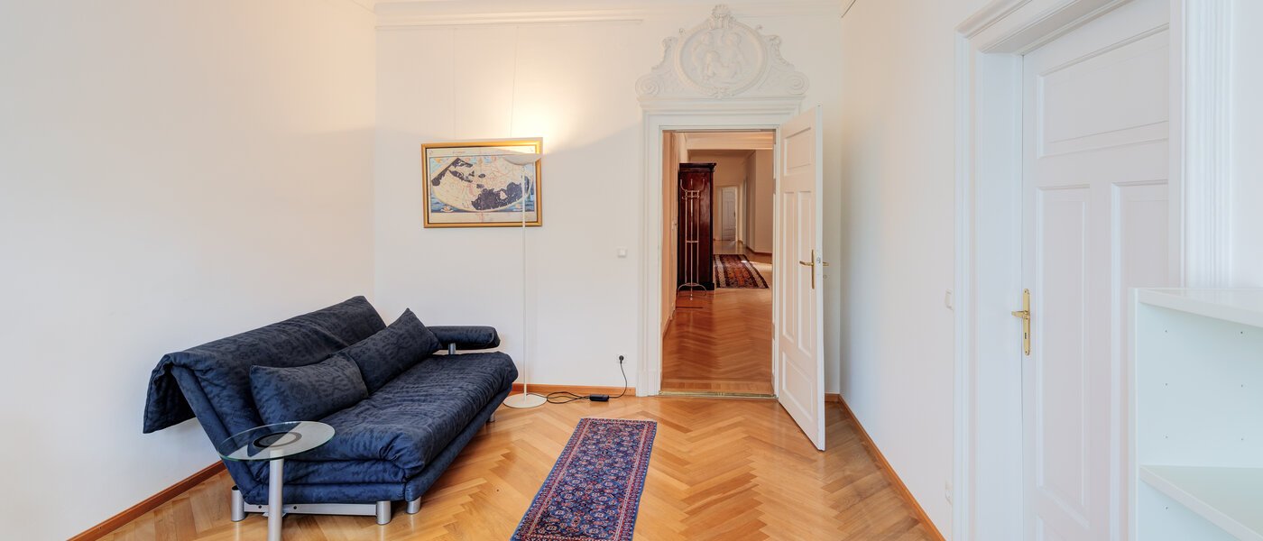 Flad München Lehel 03 Arbejdsværelse/gæsteværelse 14572