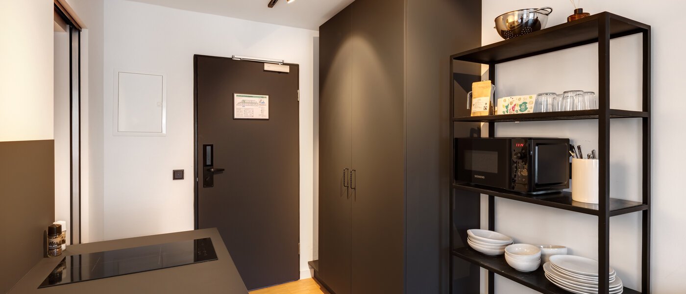 Плоский München Schwabing-West (rund um den Hohenzollernplatz) 01 Коридор/передпокій 14592