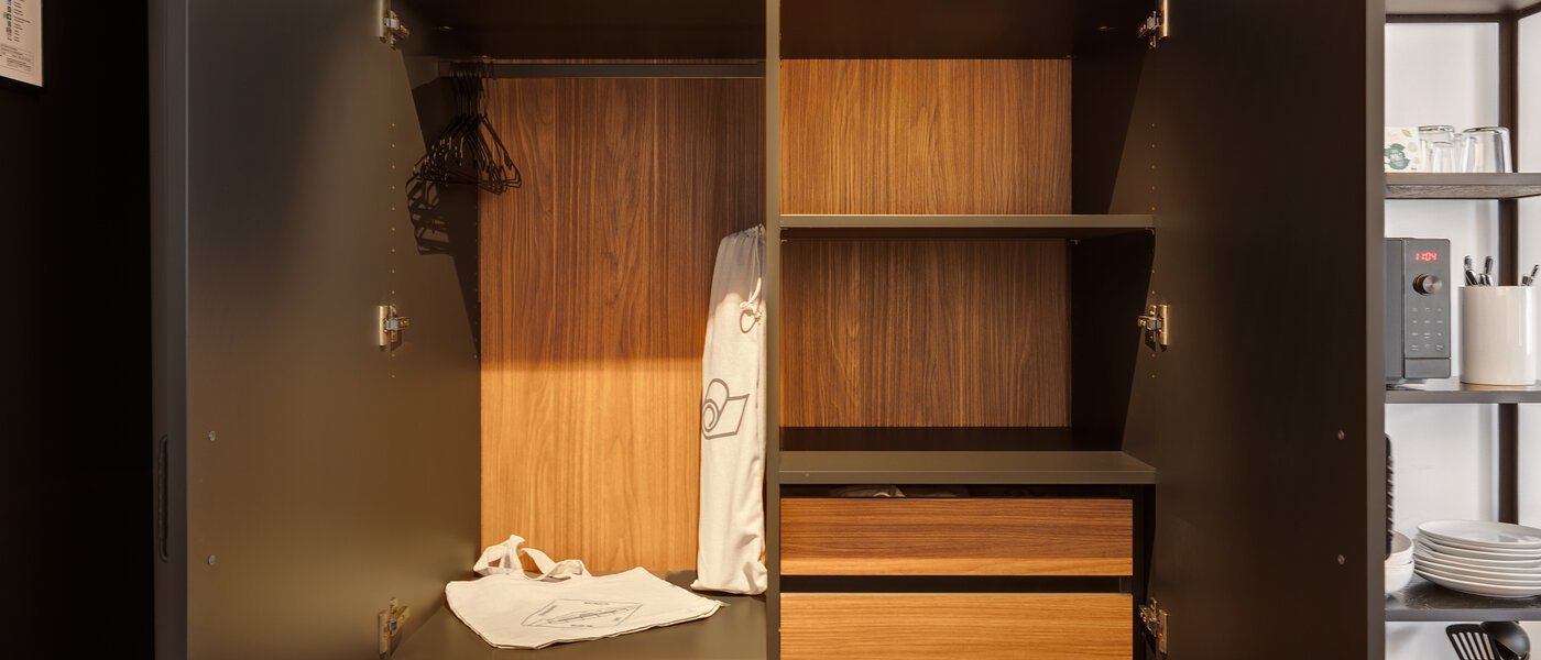 Плоский München Schwabing-West (rund um den Hohenzollernplatz) 02 Коридор/передпокій 14592