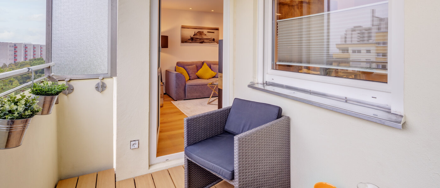 Ravna stran München Westkreuz 03 Balkon 14594