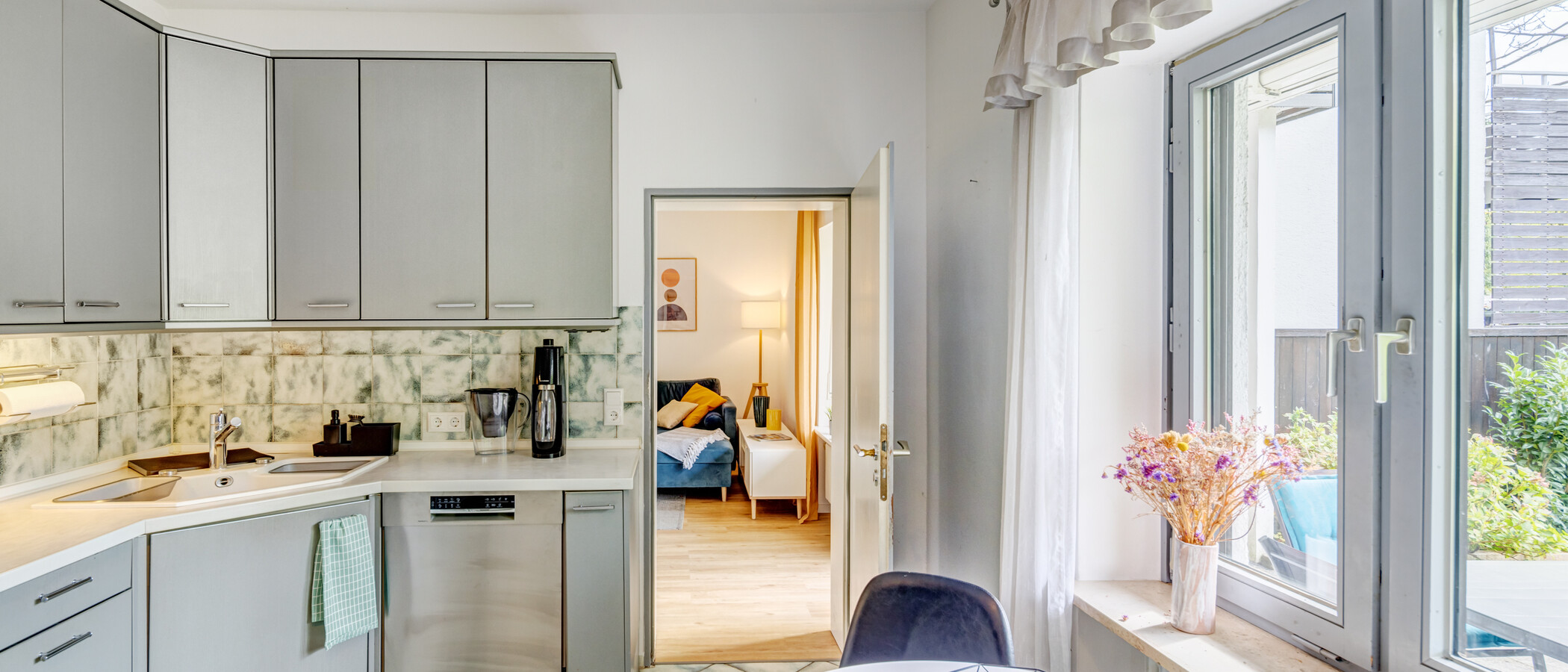 Апартамент с градина München Hadern 03 Кухня 14610