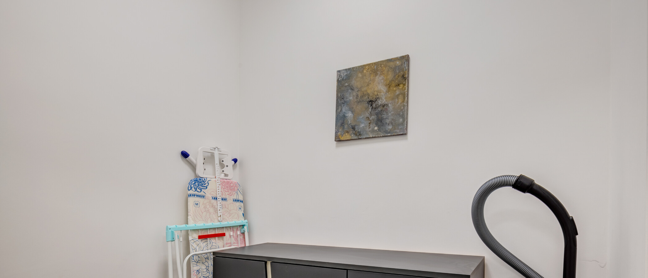 Επίπεδη München Westend 02 Αποθήκη 14613