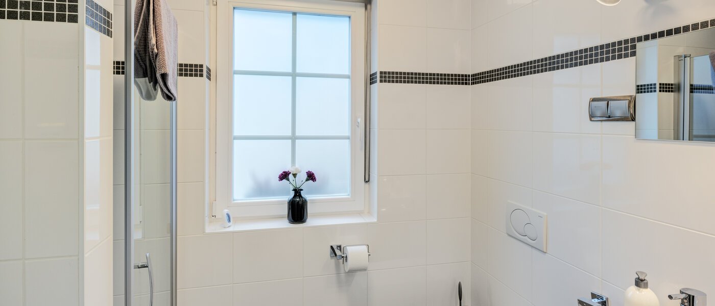 Samostatne stojaci dom Ismaning 02 2. kúpeľňa 14615