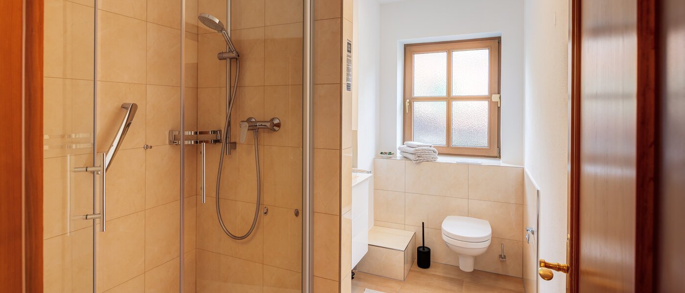 ikerház Rottach-Egern 01 2. fürdőszoba 14616