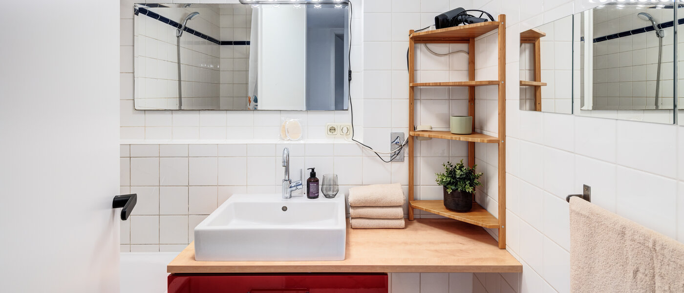 Ravna stran München Harlaching 01 Kopalnica 14629