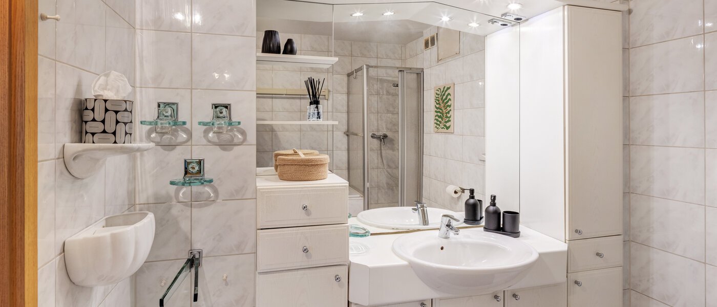 Flat München Bogenhausen 01 Baderom 14639